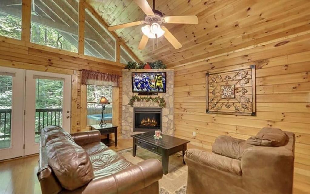 סביירוויל Creekside Paradise Found! One-Bedroom Mountain Cabin In Pigeon Forge מראה חיצוני תמונה